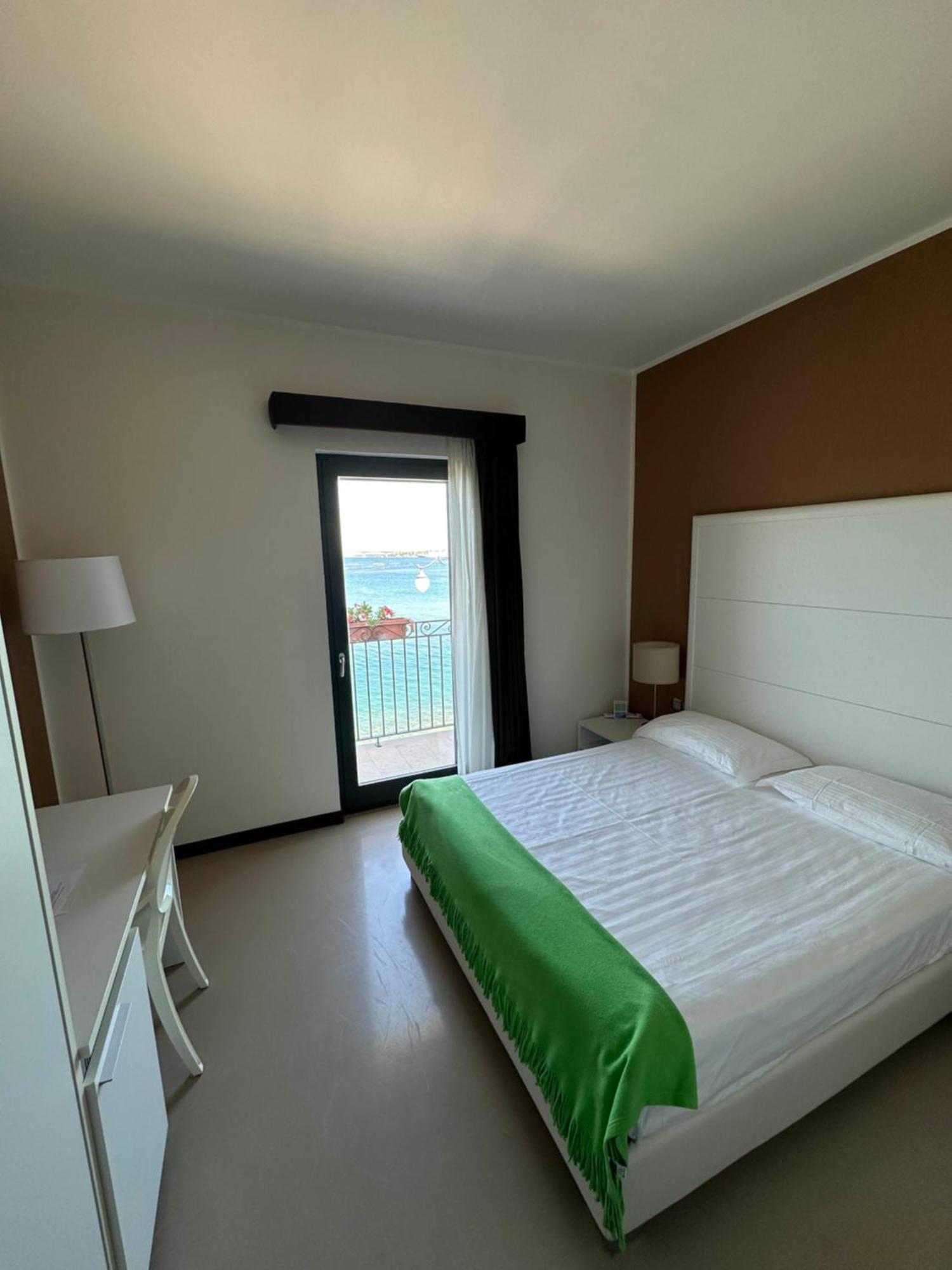 Albergo Del Sole Taranto Exterior foto